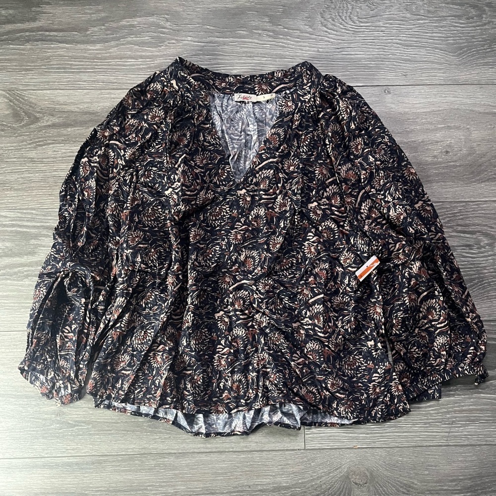 NEW Faherty Flowy V Neck Navy Brown Print Cinched Wrist Blouse Size S Casual